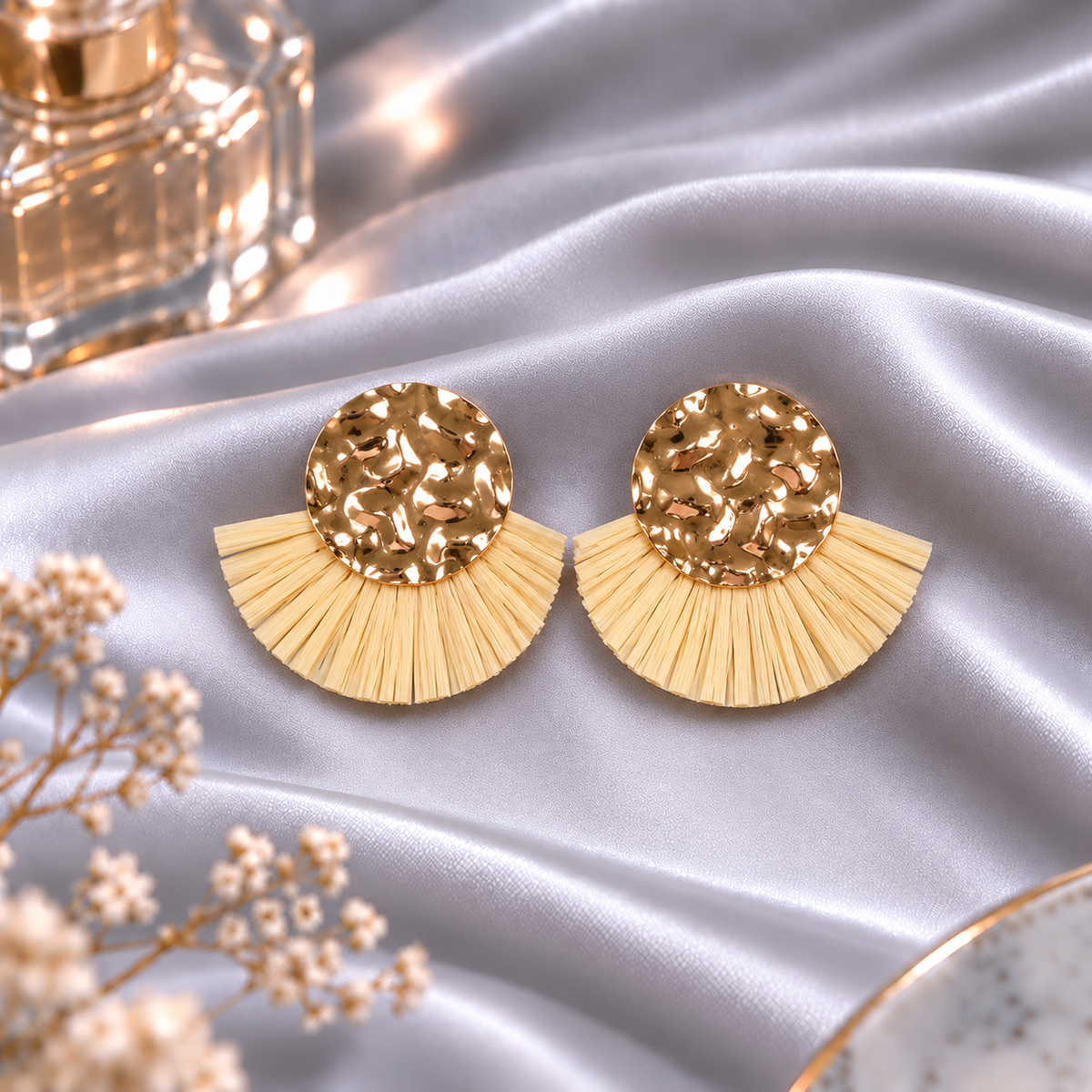 Standed sleek- Golden metal stud earrings