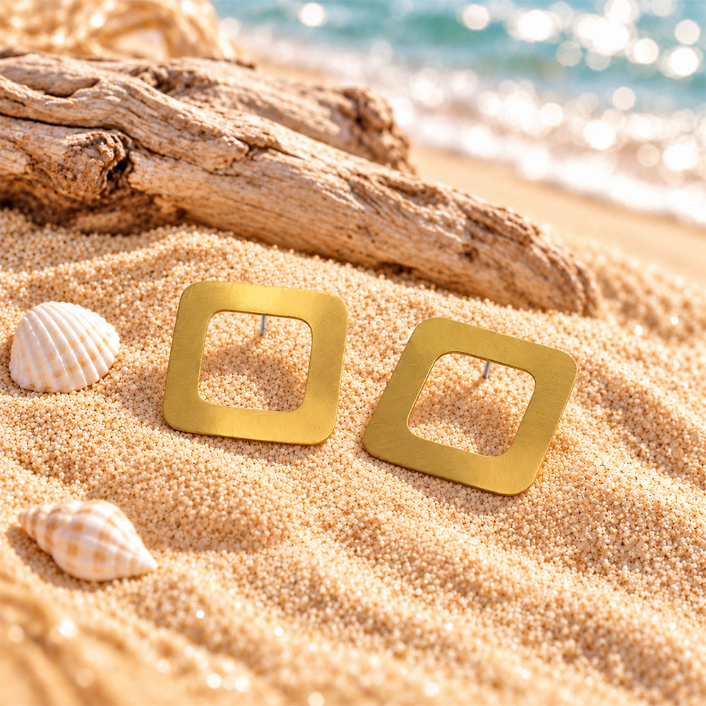 QuadGold- Golden stud earrings