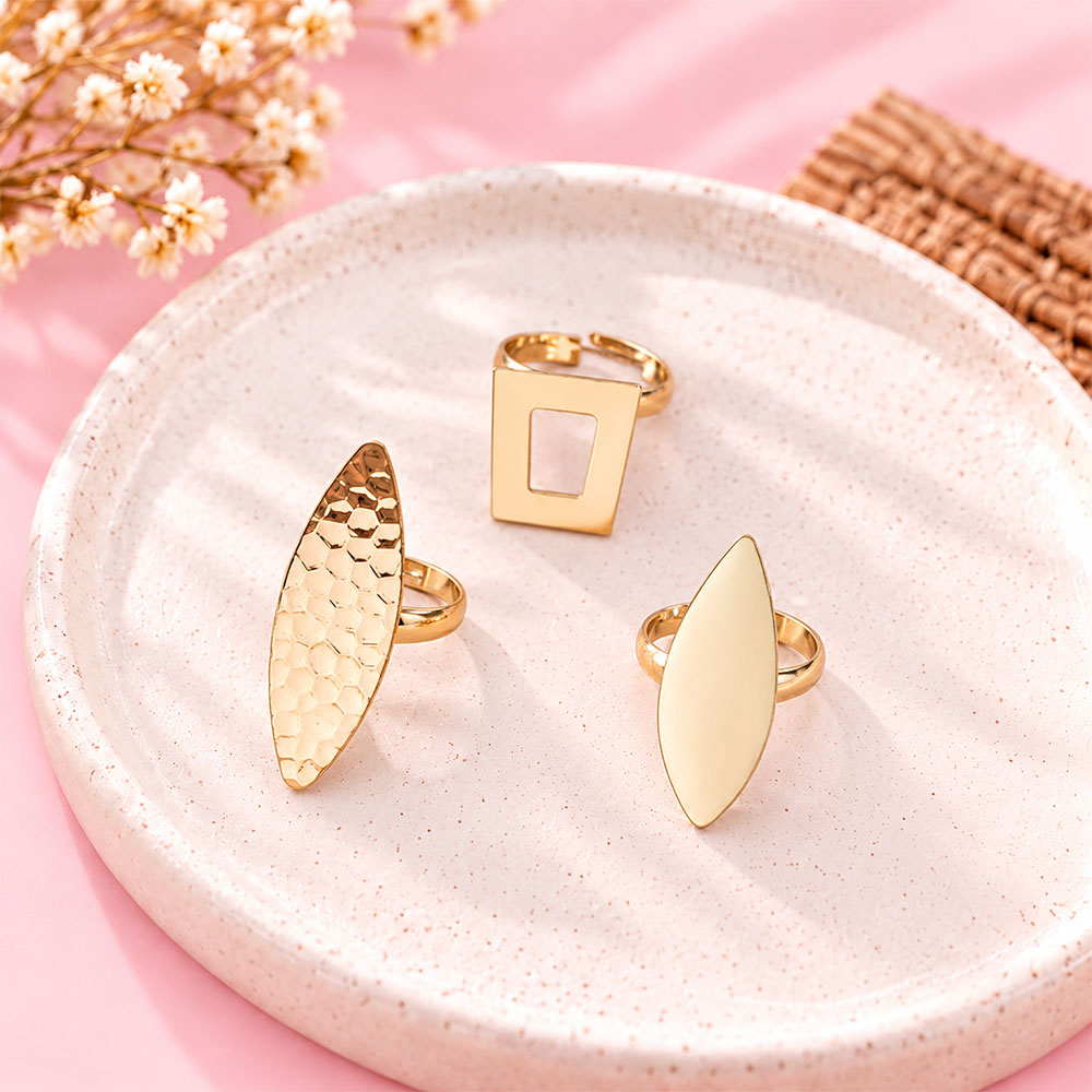 Golden polished Rings