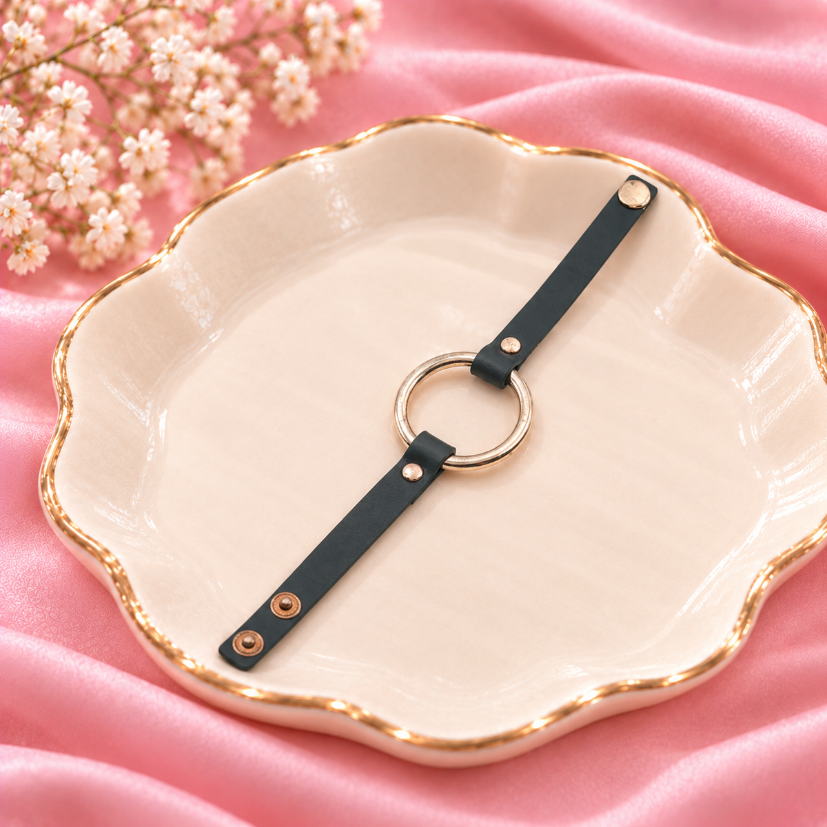 Rust Loop- Statement Leather bracelet
