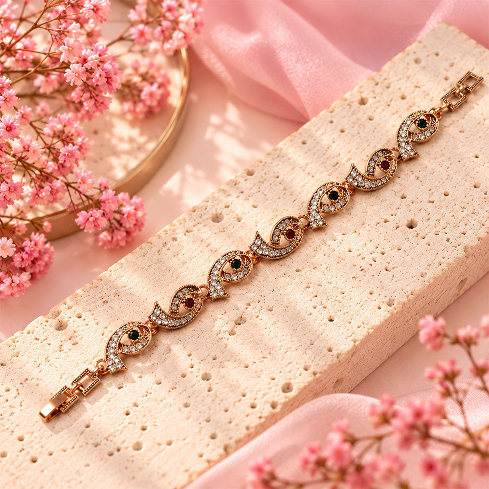 Refined Line- Sleek golden bracelet