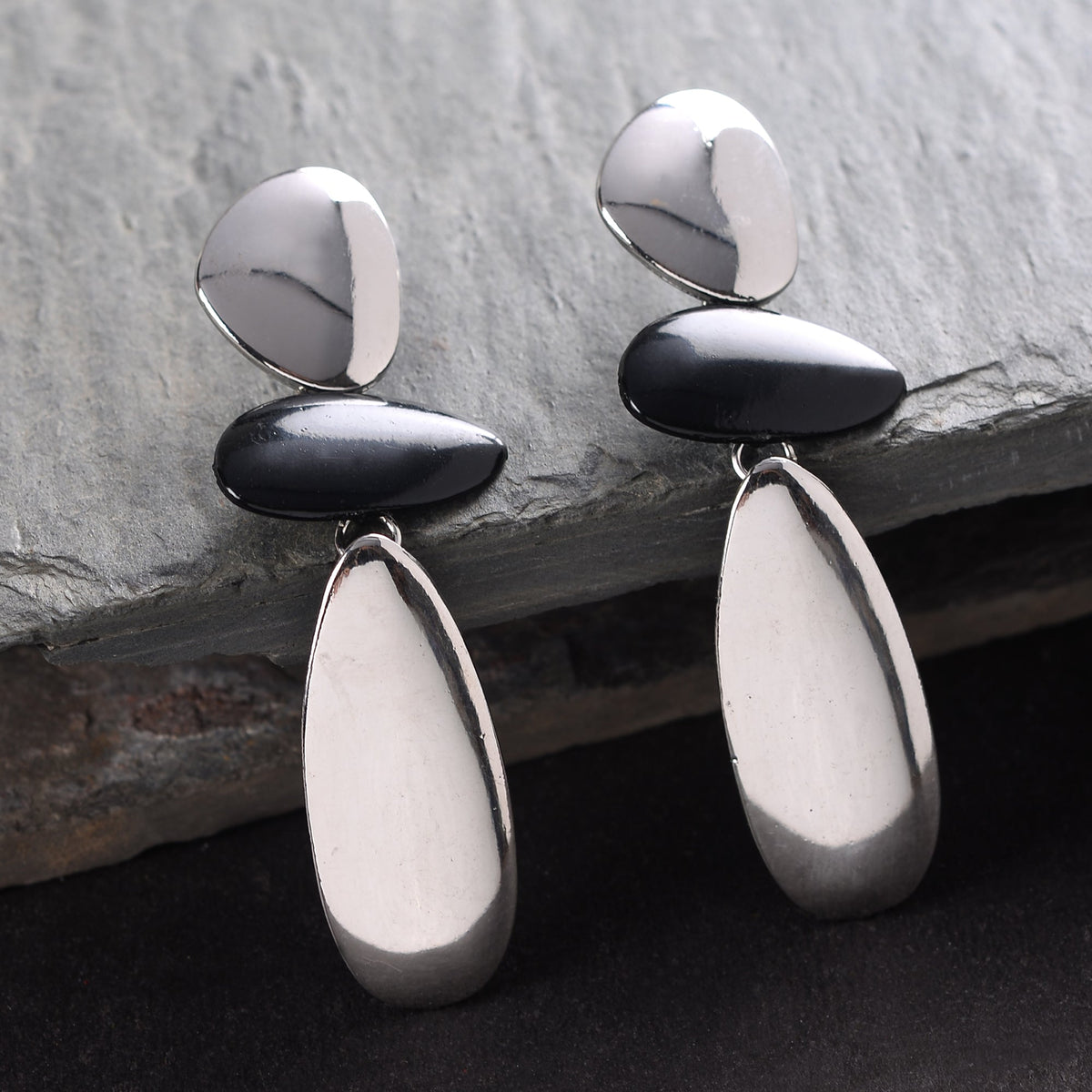 perfect pebbles- Metallic dangler earrings
