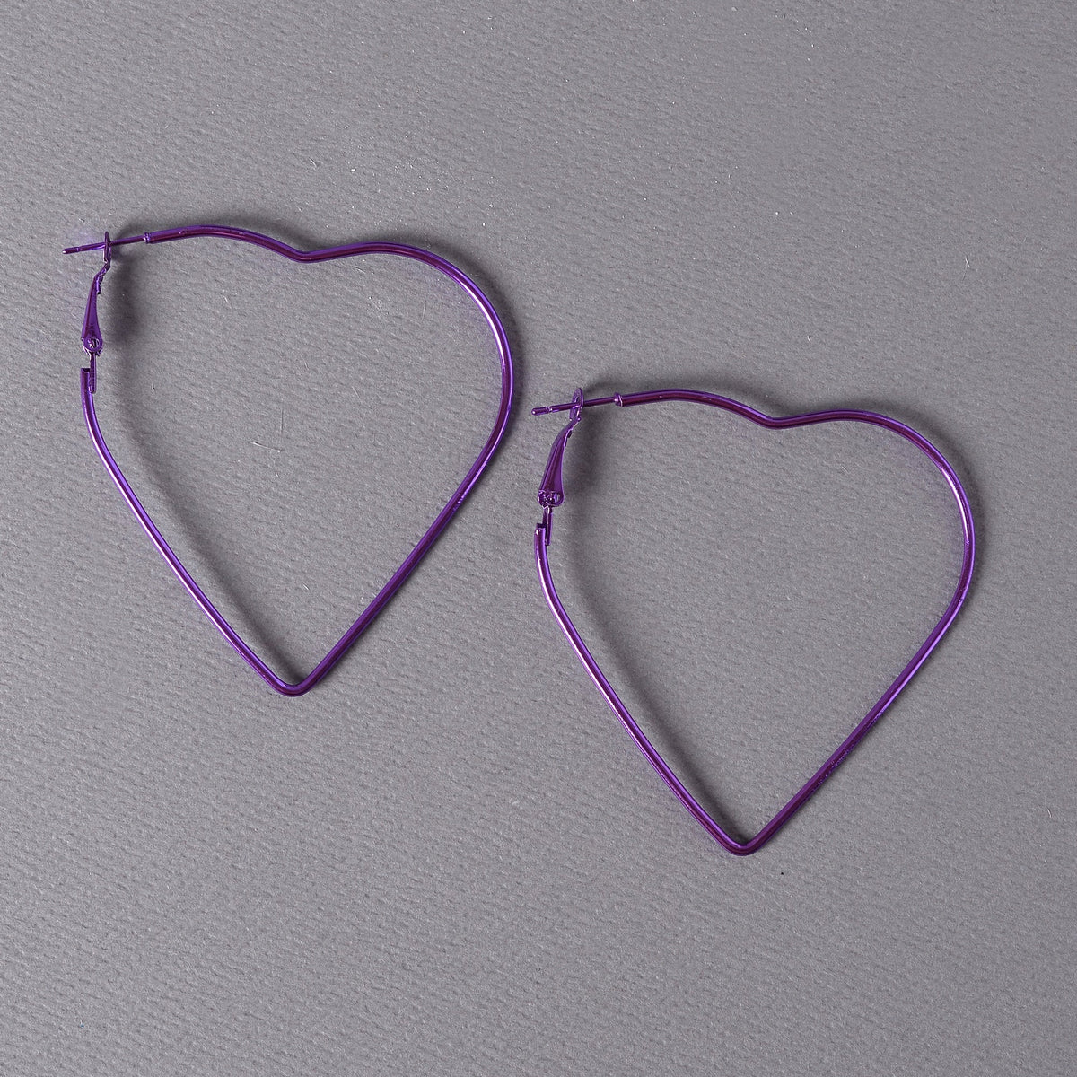 Pure Line- Heart Shaped hoop earrings