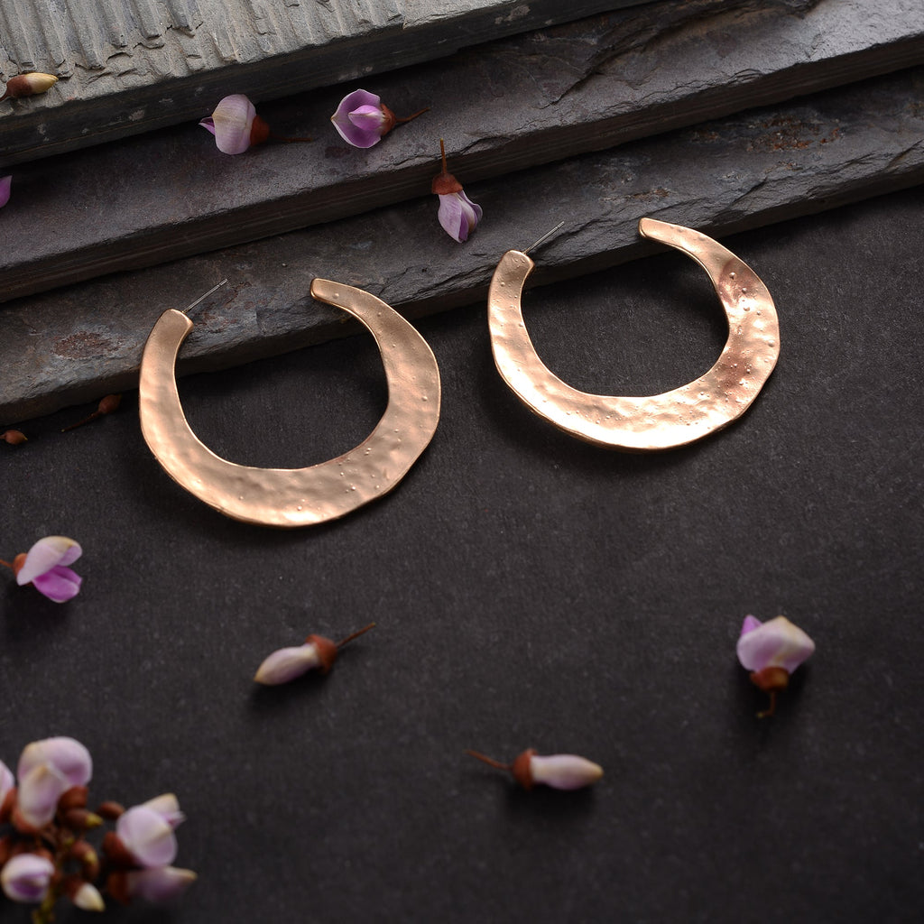 Glow- Metallic golden hoops earrings