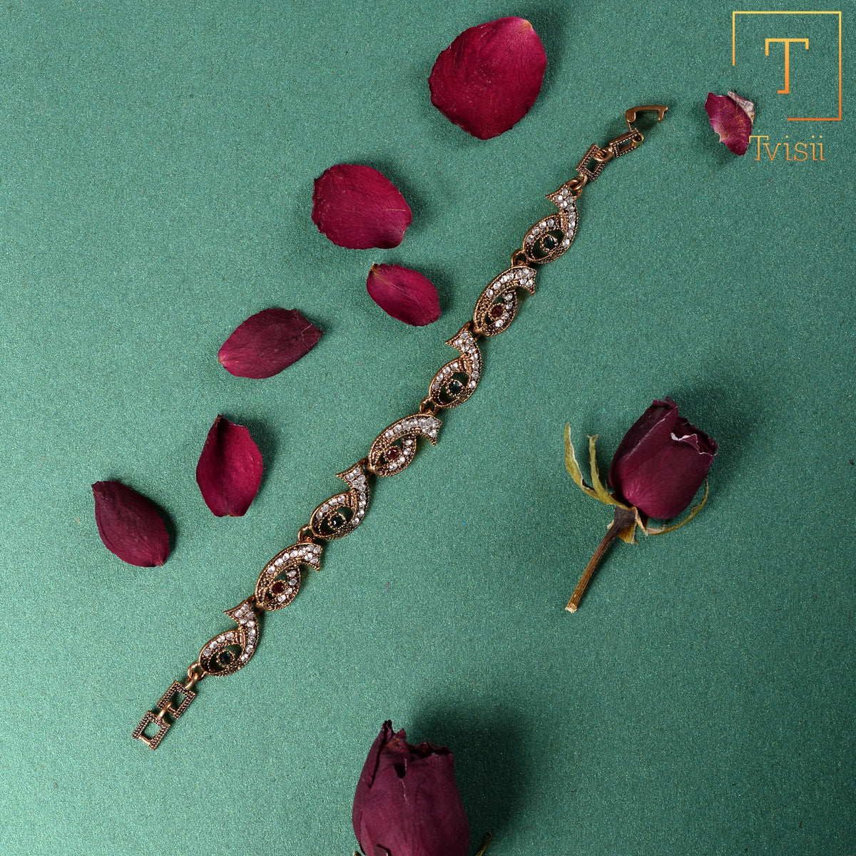 Refined Line- Sleek golden bracelet